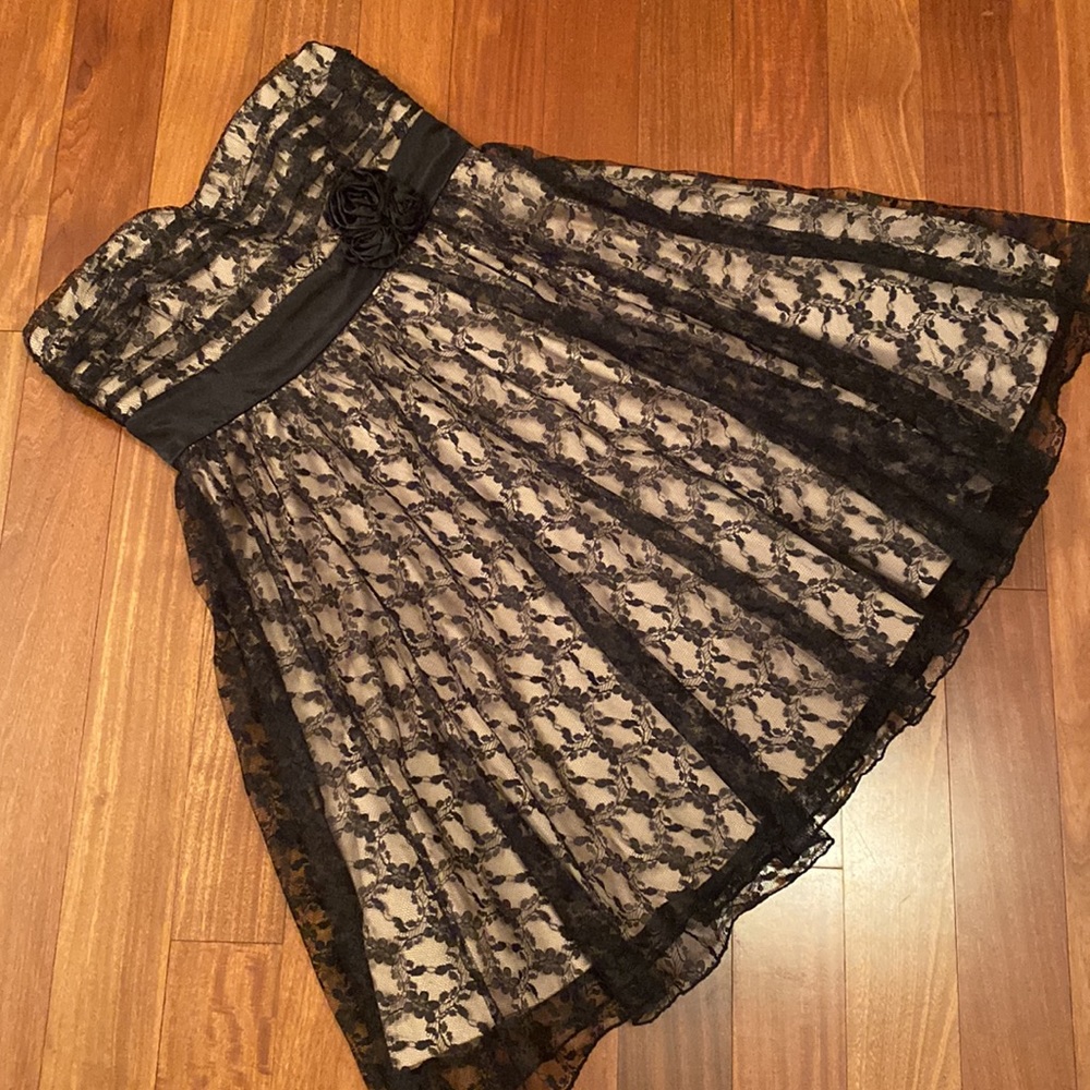 Appropriate Behavior Gorgeous Strapless Black & C… - image 1